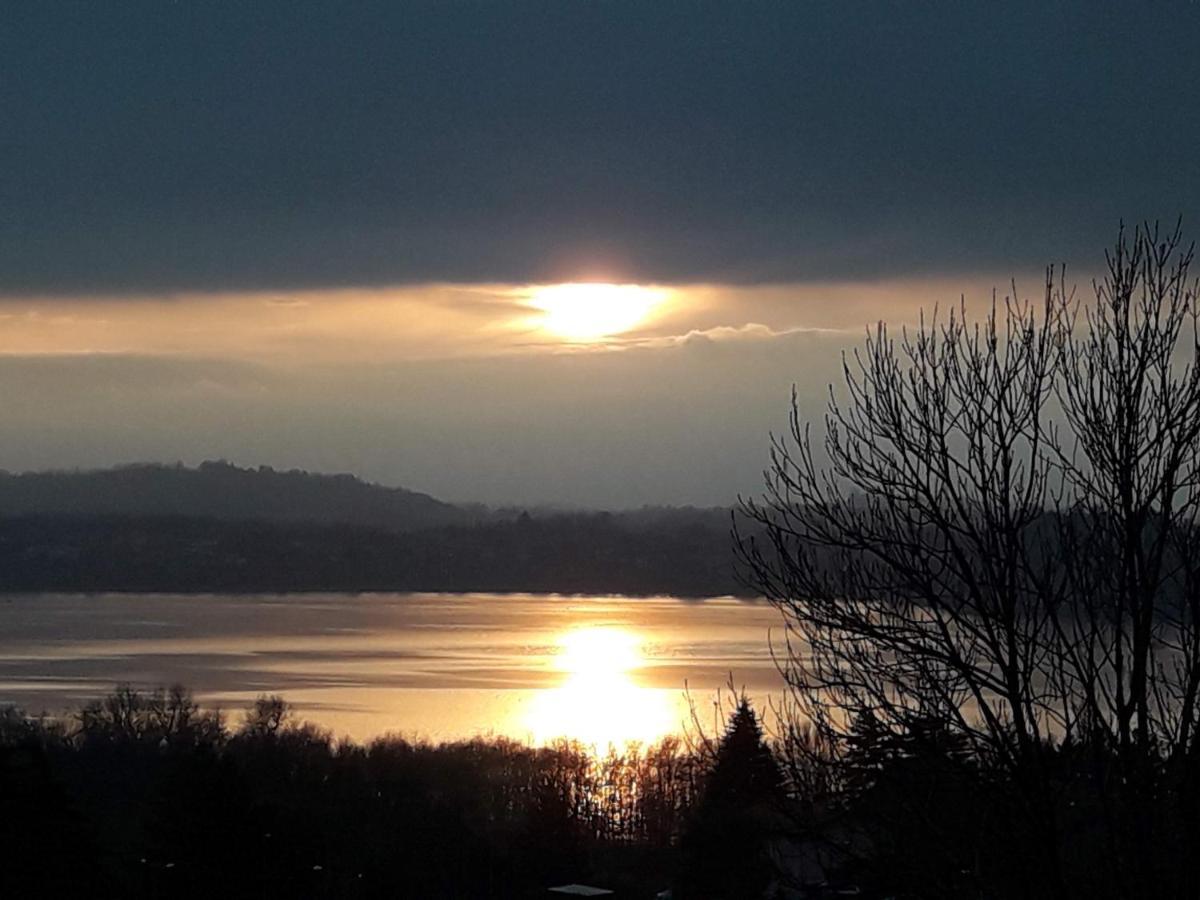 Tramonto Al Lago Gavirate Buitenkant foto
