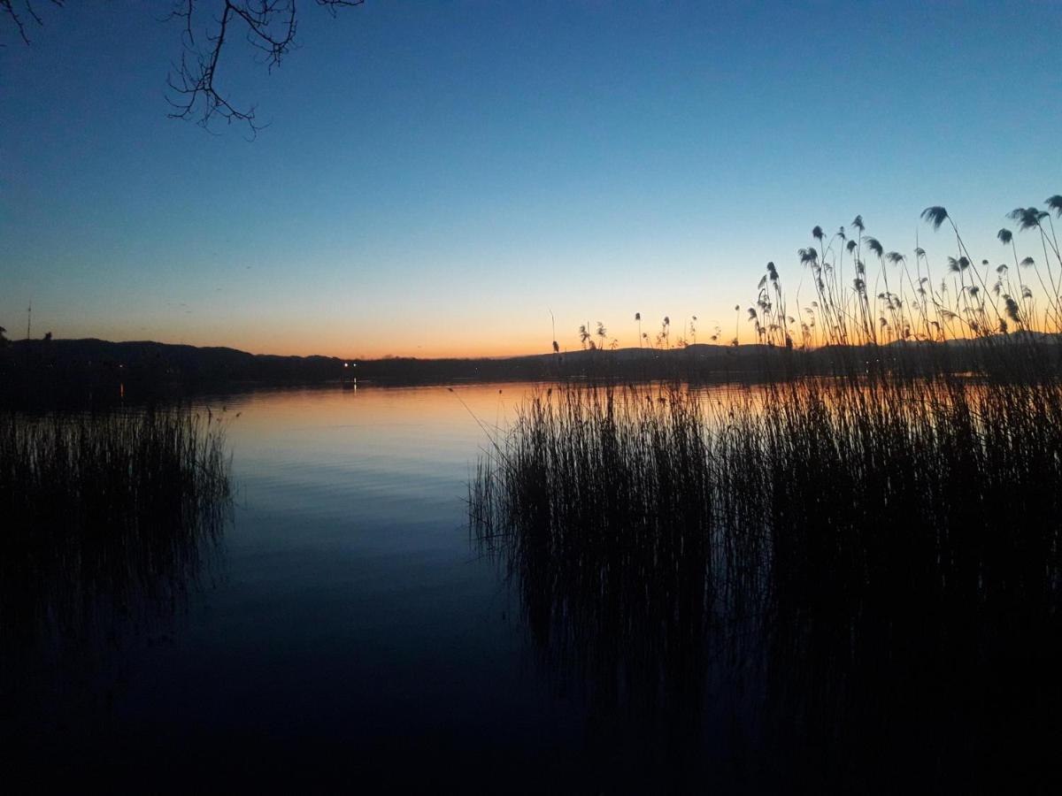 Tramonto Al Lago Gavirate Buitenkant foto